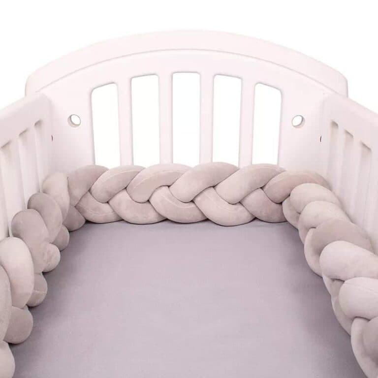 Tour de lit bébé : s’adapte-t-il à chaque format de lit ?